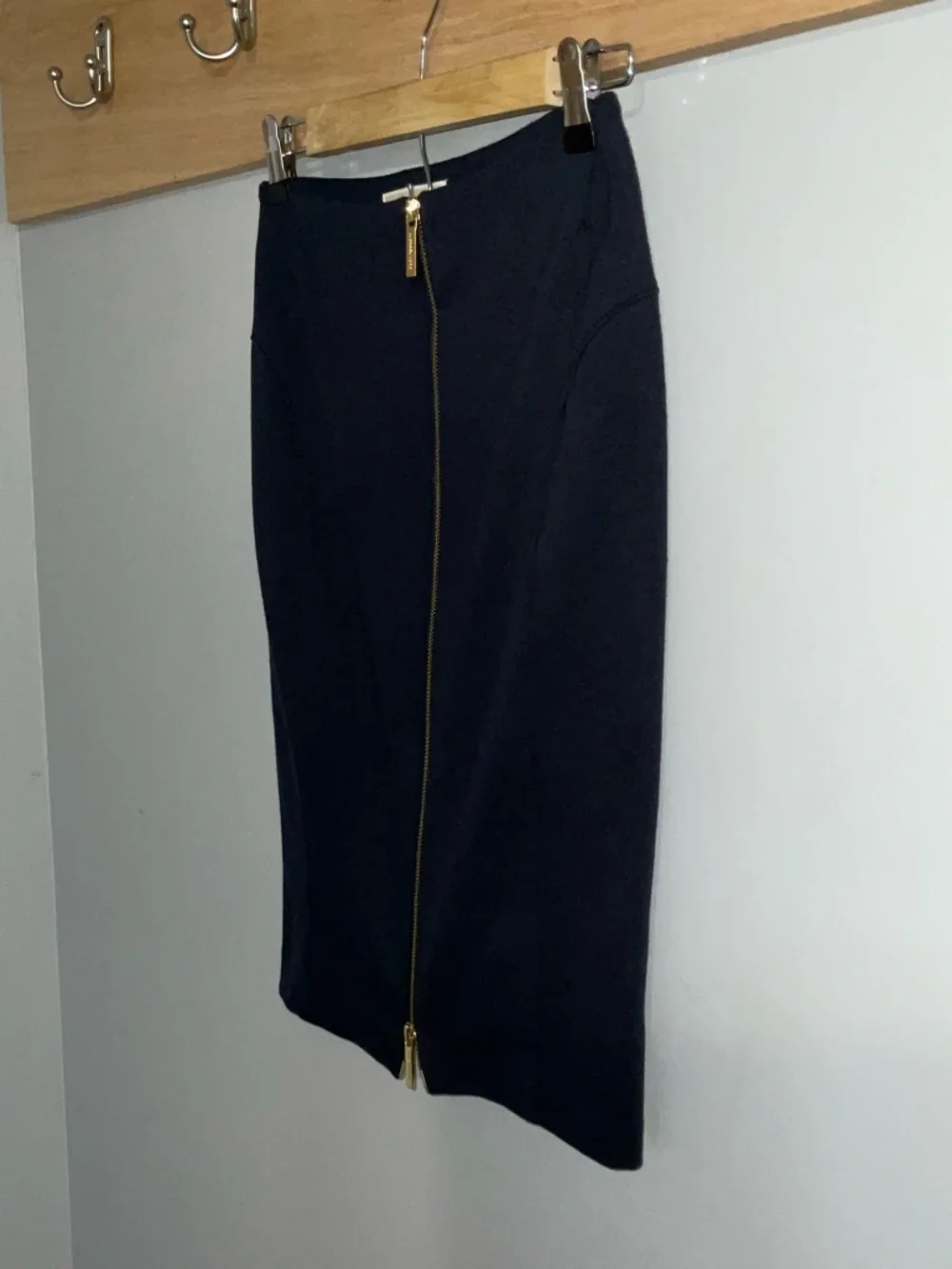 Michael Kors Navy Pencil Skirt with 2Way Center Gold Zipper Size 2/28” waist